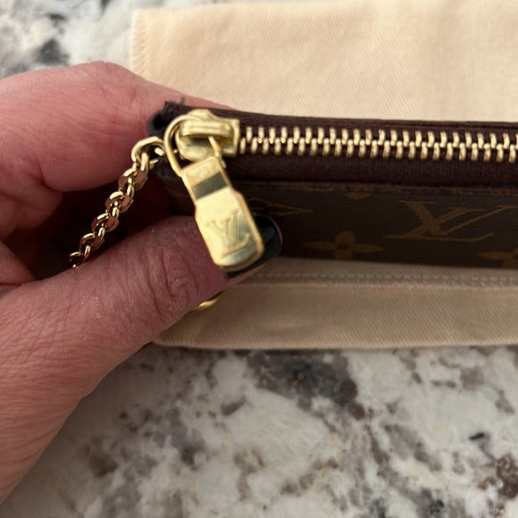 Authentic Louis Vuitton key pouch. - Picture 4 of 8